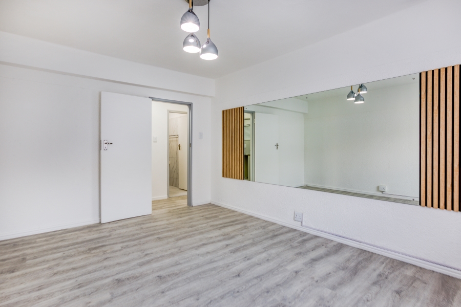 2 Bedroom Property for Sale in Woodstock Western Cape